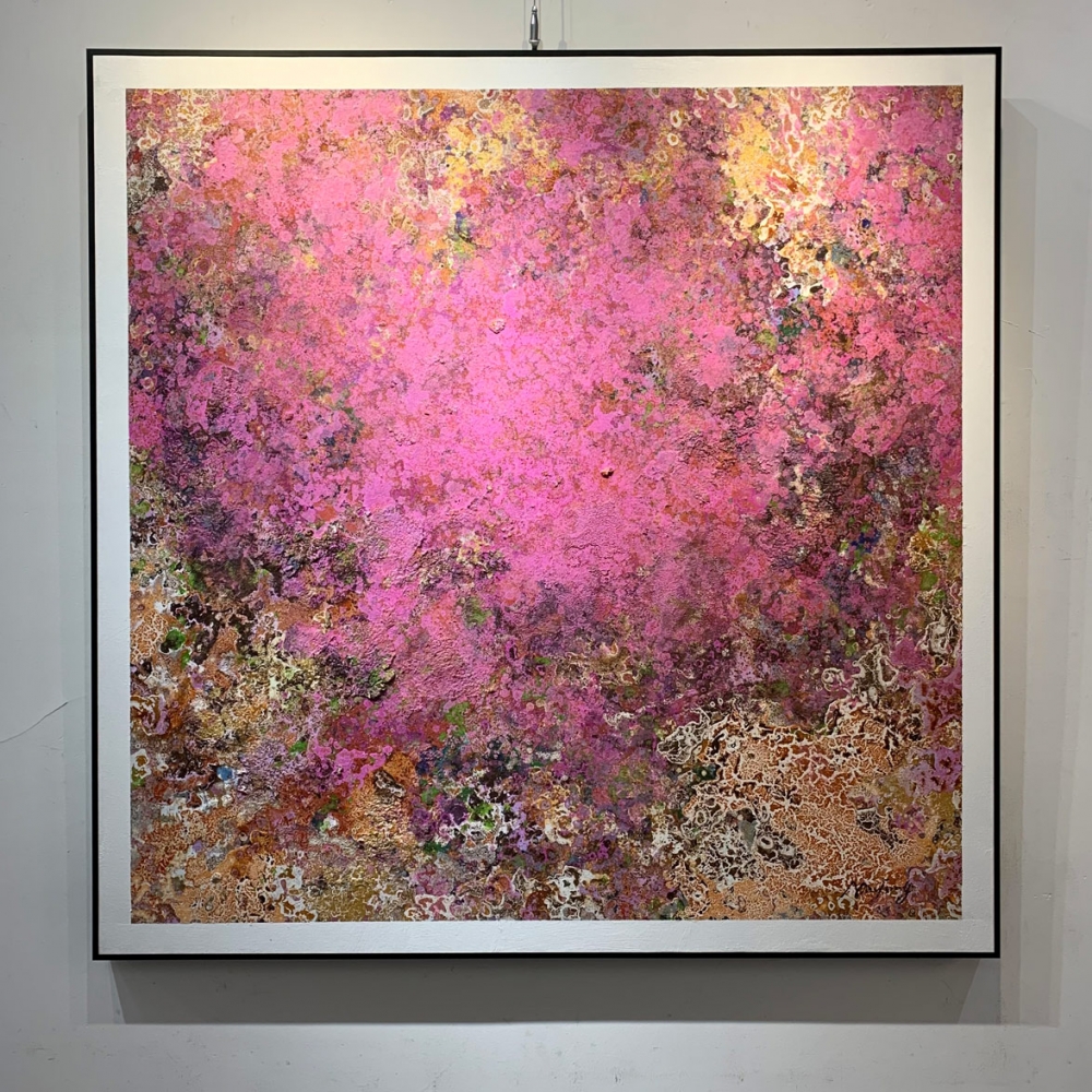 H25243-總尺寸80x80cm每邊留白3公分-畫面74x74cm-《地脈流光》-粉-定價_24500-1.jpg