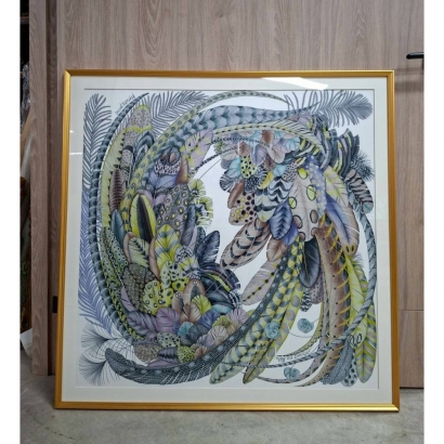 絲巾畫裱框-羽毛盛宴-圖心尺寸90X90CM-_4680 _2_.jpg 絲巾畫裱框-羽毛盛宴-圖心尺寸90X90CM-_4680 _2_.jpg